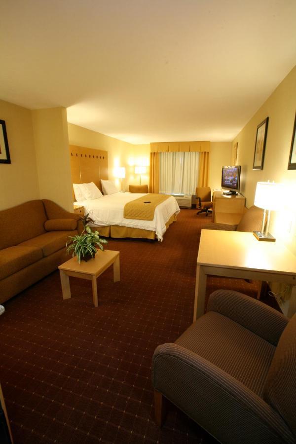 Holiday Inn Express Saltillo Zona Aeropuerto By Ihg Екстер'єр фото