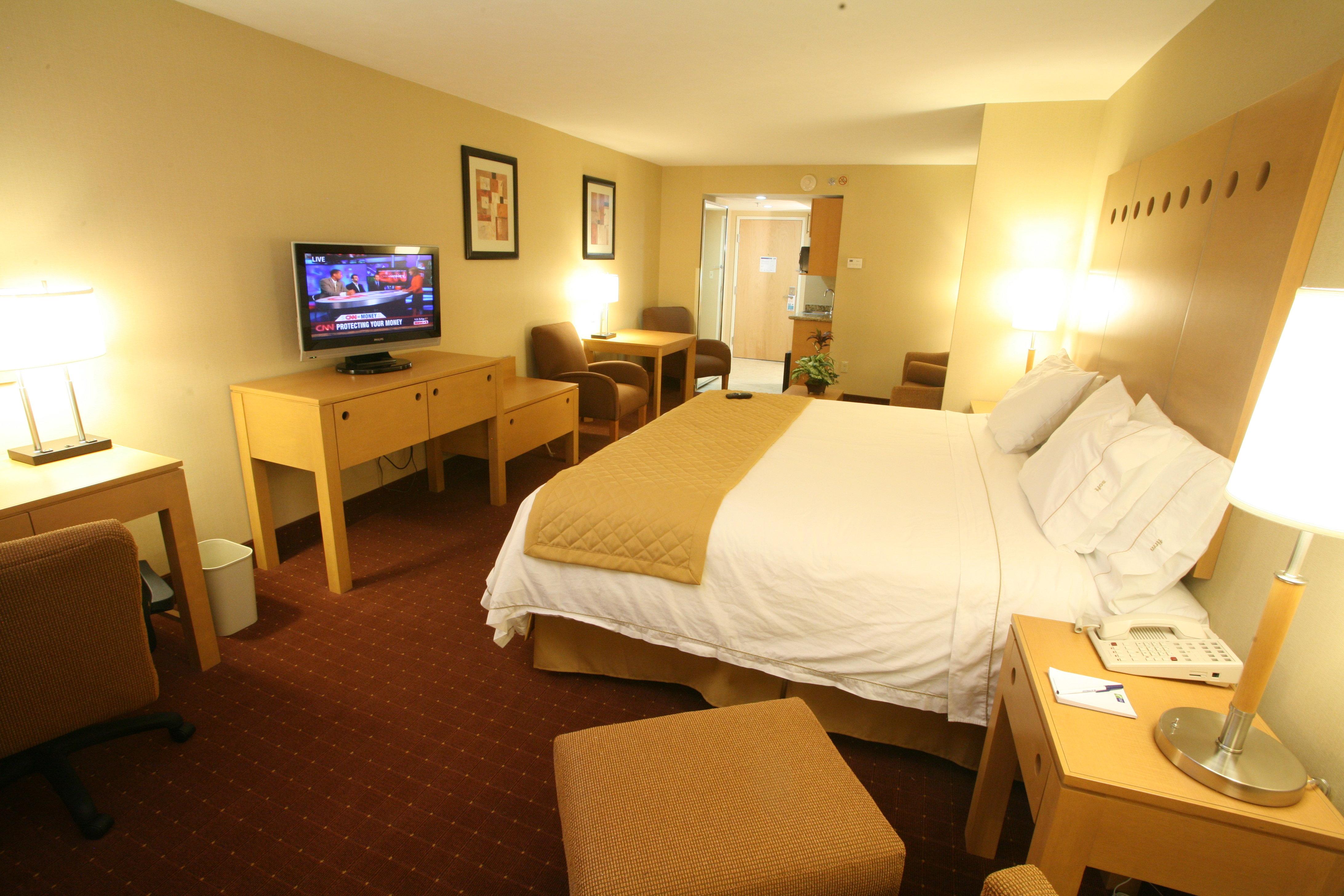 Holiday Inn Express Saltillo Zona Aeropuerto By Ihg Екстер'єр фото