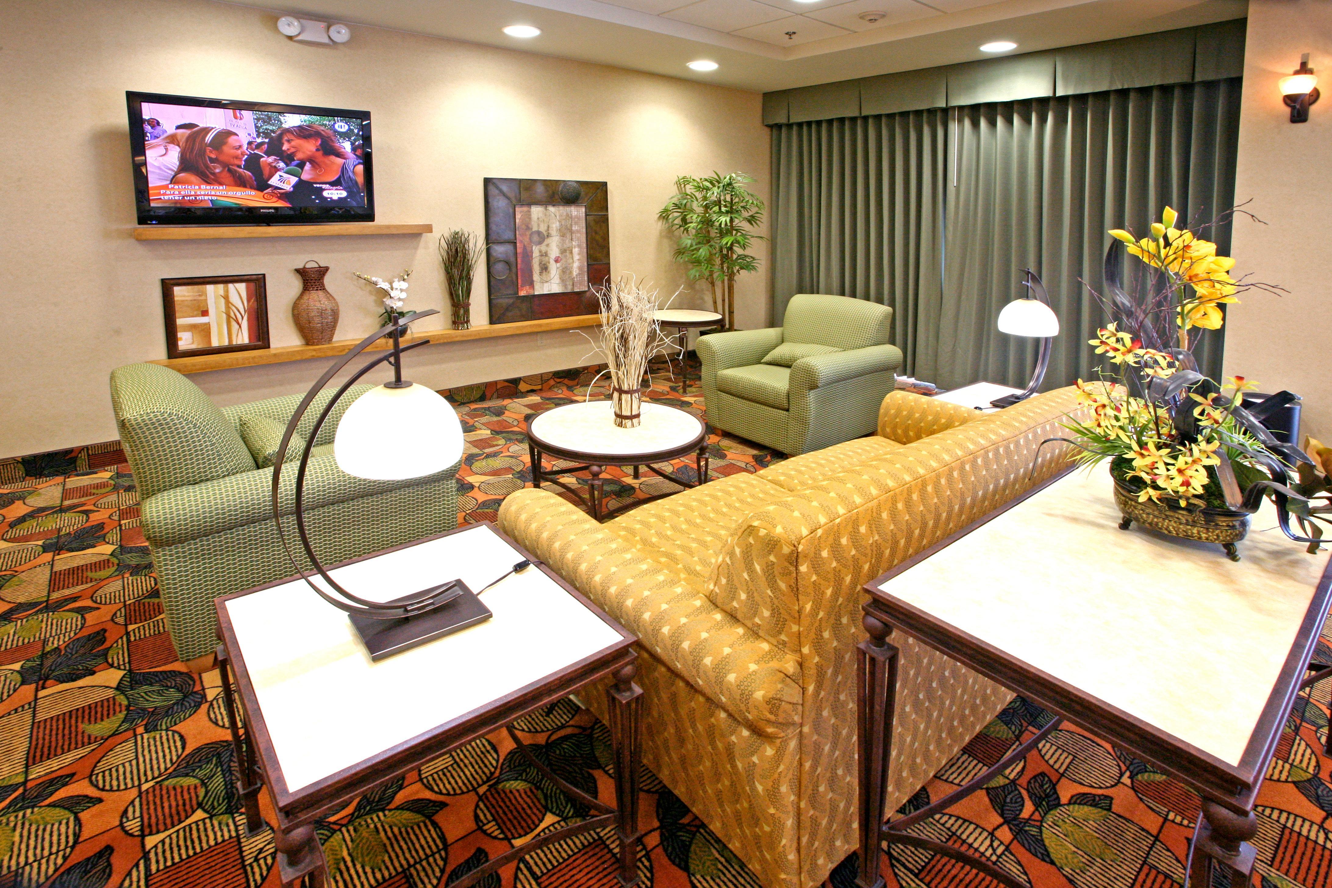Holiday Inn Express Saltillo Zona Aeropuerto By Ihg Екстер'єр фото
