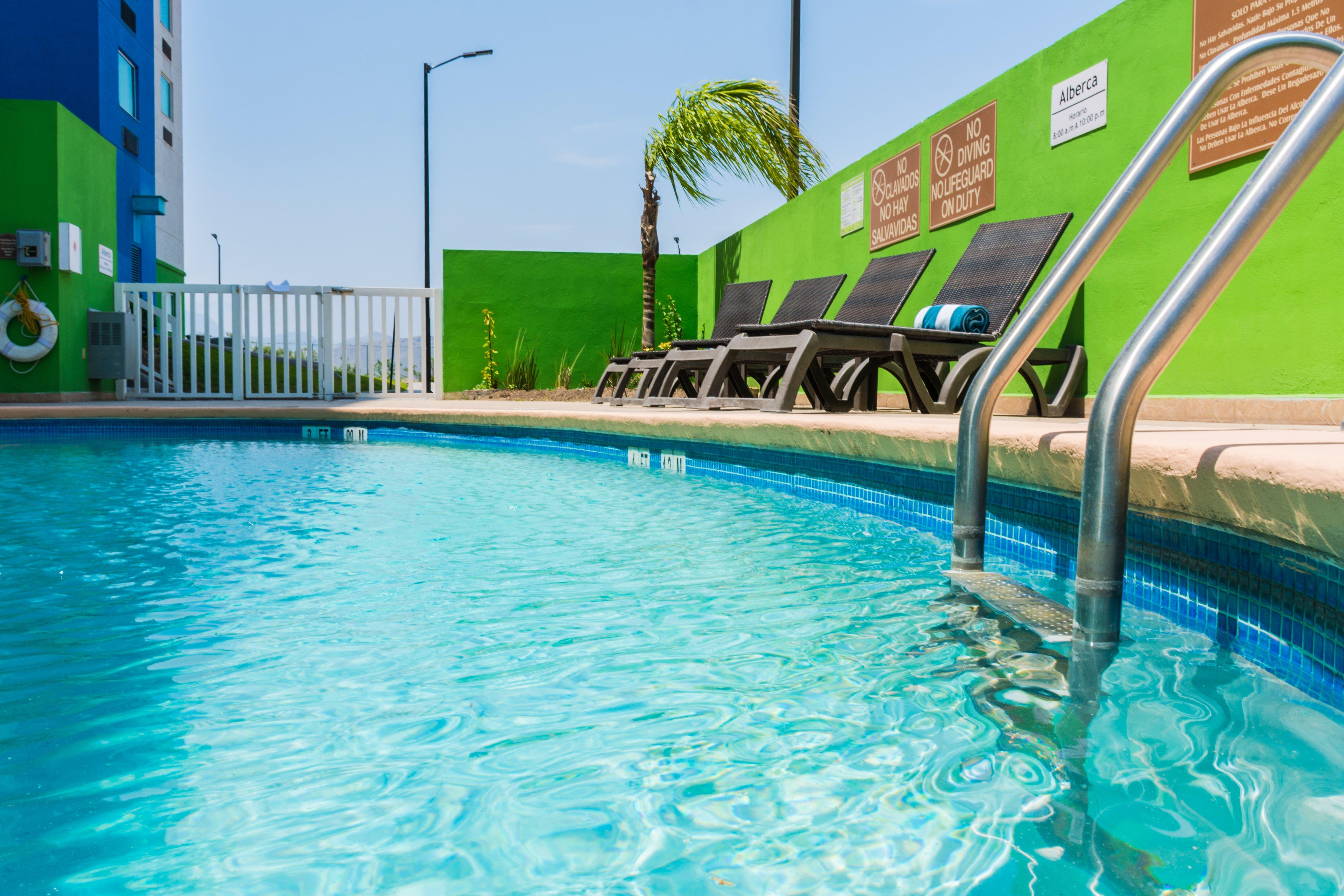 Holiday Inn Express Saltillo Zona Aeropuerto By Ihg Екстер'єр фото