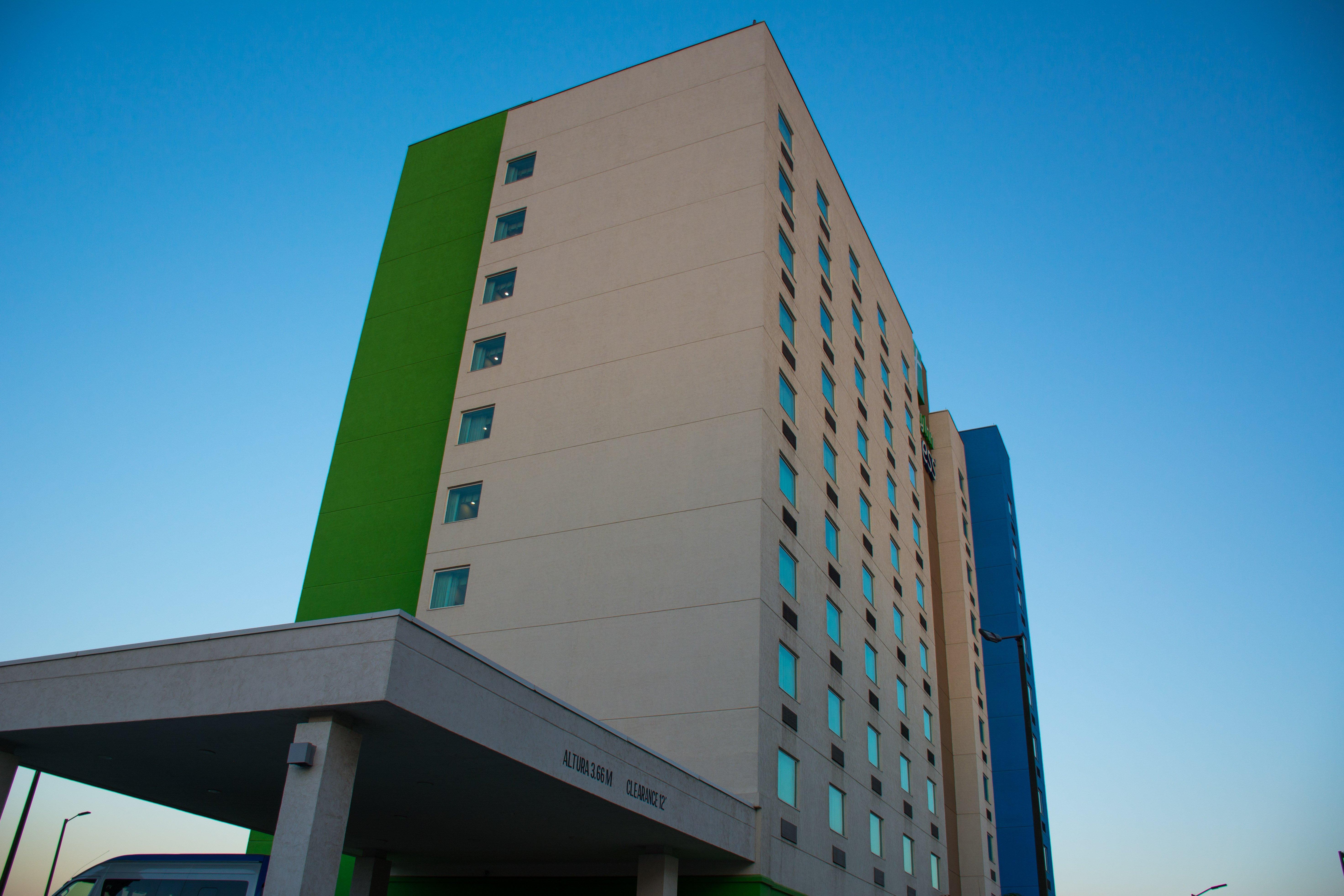 Holiday Inn Express Saltillo Zona Aeropuerto By Ihg Екстер'єр фото
