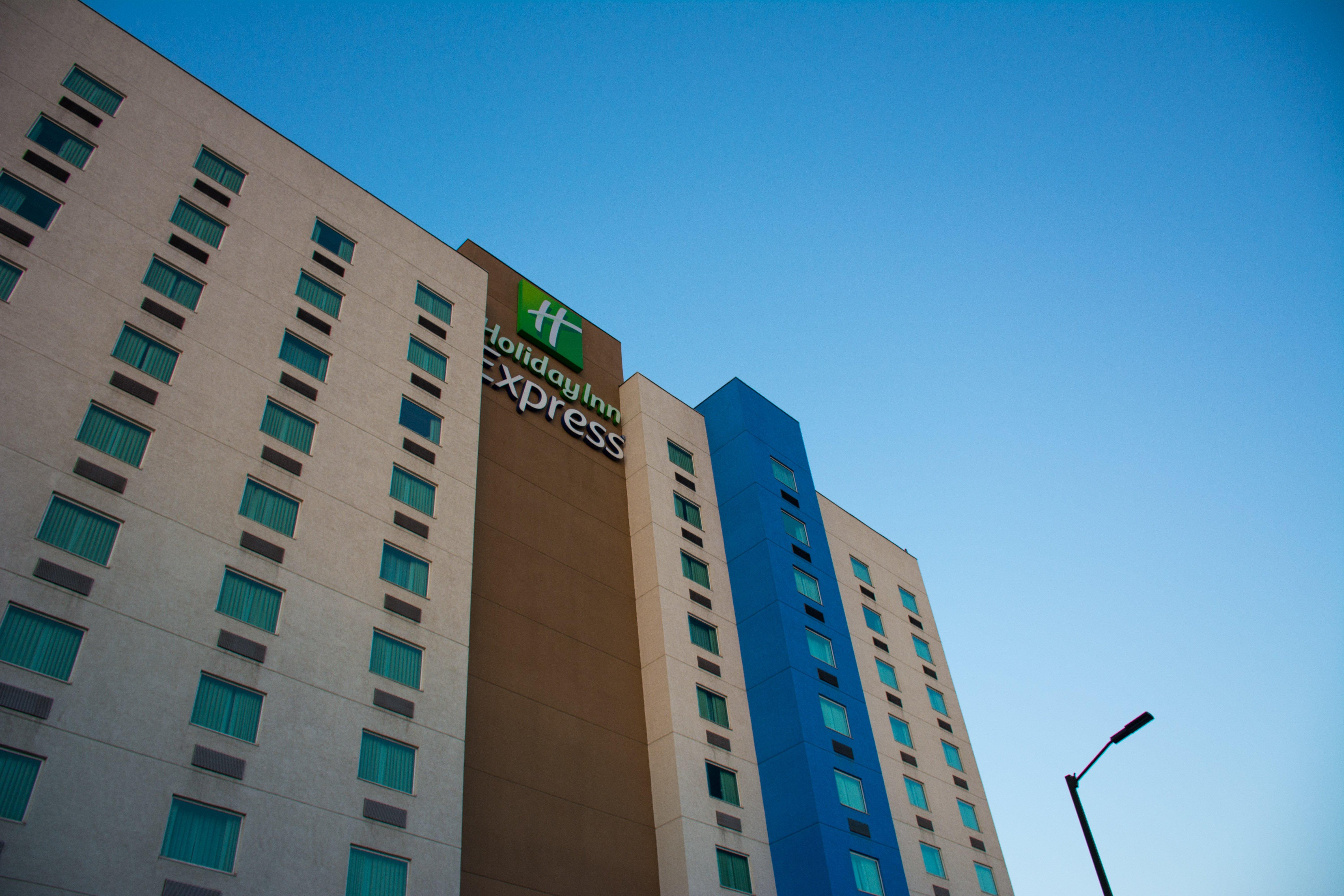 Holiday Inn Express Saltillo Zona Aeropuerto By Ihg Екстер'єр фото